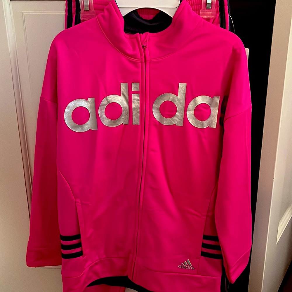 This matching set is a great deal and is also new with tags and never worn!